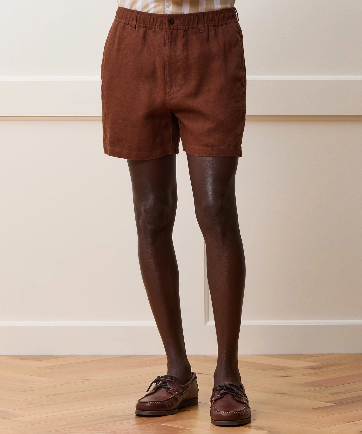 Linen Beachcomber Short: Kesäinen rantaseikkailu odottaa sinua! Valmistettu pellavasta, täydellinen auringonpaisteeseen ja hiekkaan.